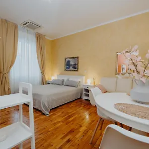 And Rossella 2 Apartment
