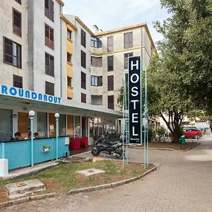 Roundabout - Hotel