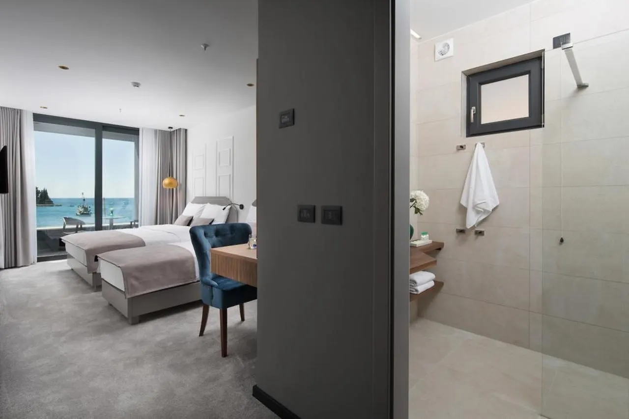 Hotel Delfin Rovinj 4*,  Croatia